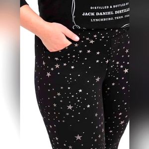 NWT ⭐ Torrid Silver Foil Star Pocket Pixie Skinny Pants Size 1
